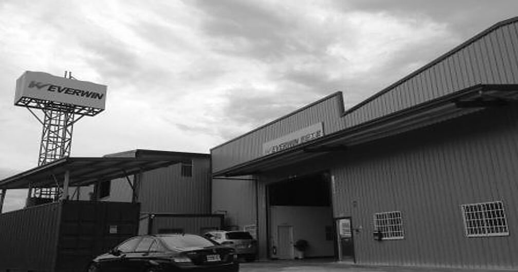 With more than 35 years of pneumatic tool development and manufacturing experience, EVERWIN PNEUMATIC CORP. was founded by a group of Taiwanese and American experts